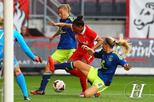 shanice vd Sanden in duel tegen ajax
