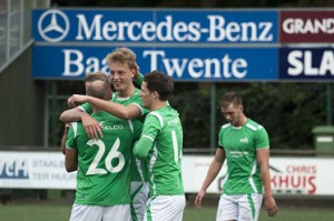 doelpunt raterink wordt gevierd